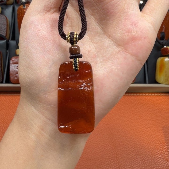 蜜蜡未镶嵌吊坠(赠链)