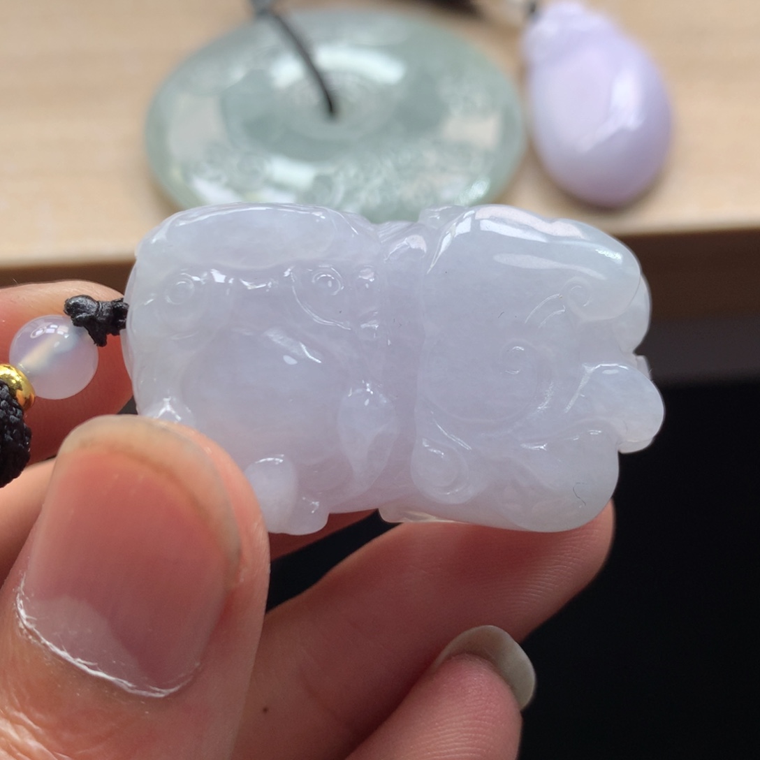 颈饰未镶嵌翡翠吊坠