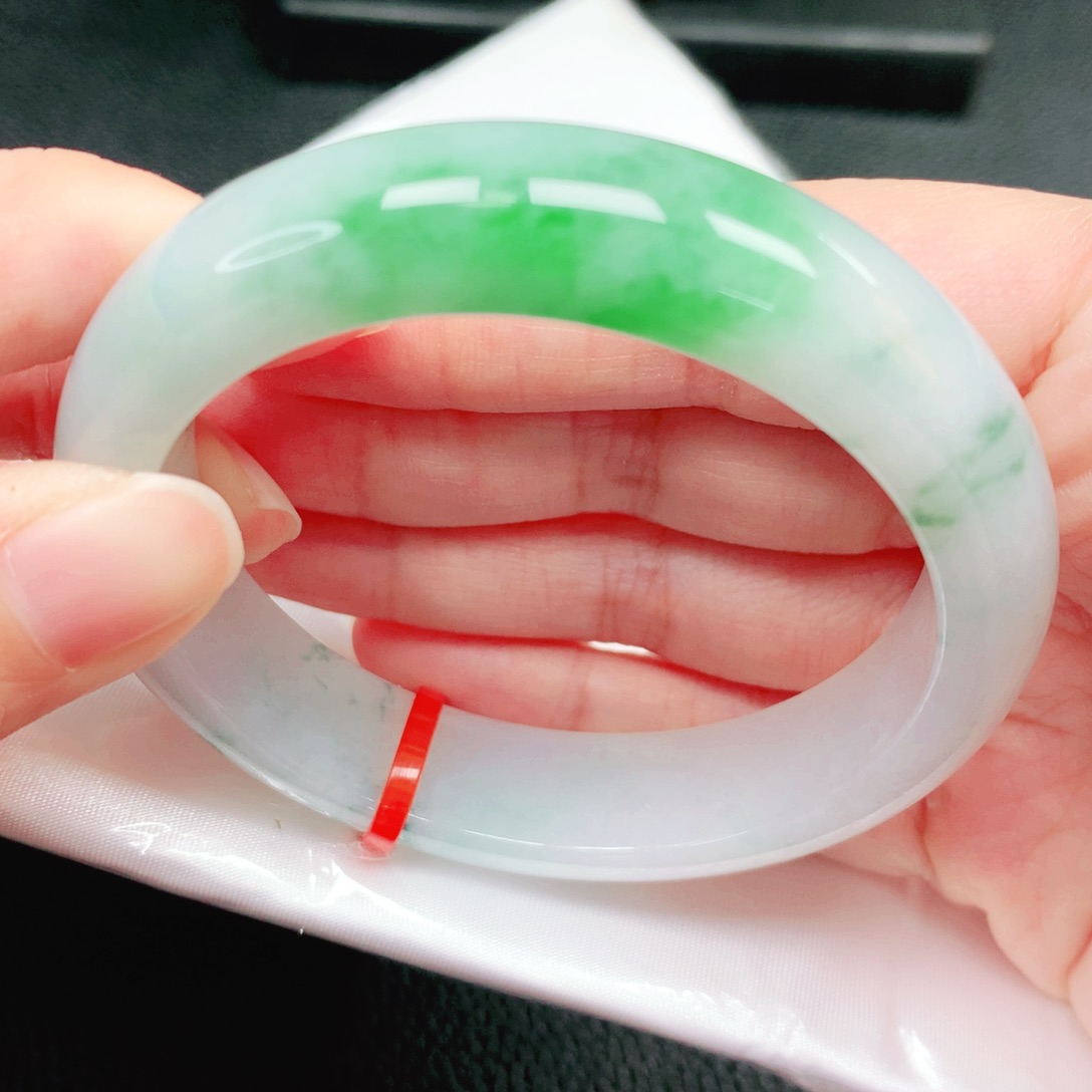 翡翠未镶嵌手镯55圈