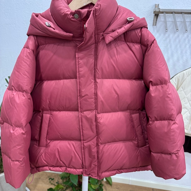 1749 冬季中大童羽绒服