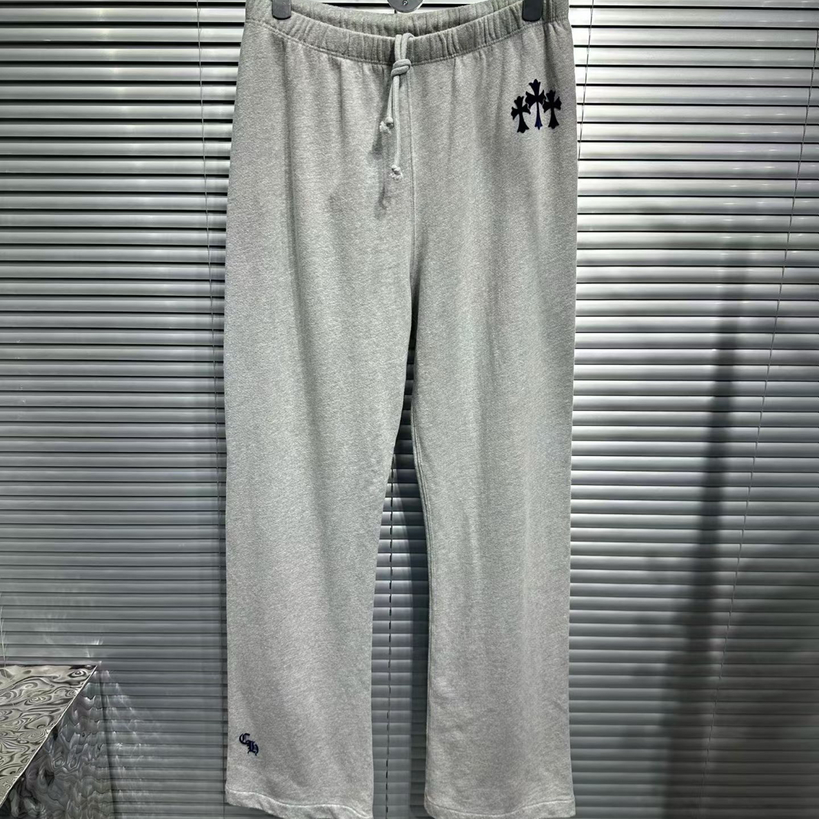 未使用 Chrome Hearts/克罗心 胸前植绒三十字灰色女士卫裤 L码 