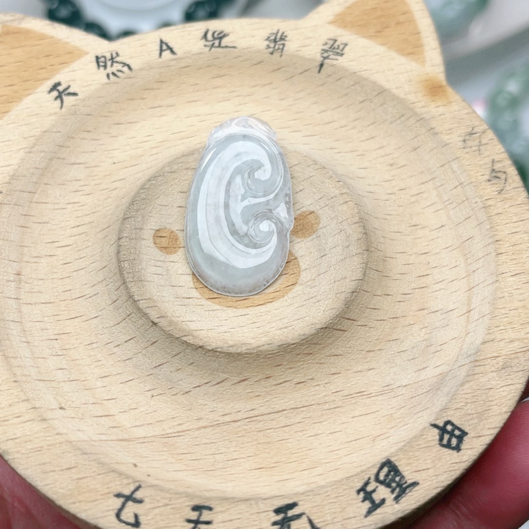 翡翠手链未镶嵌如意