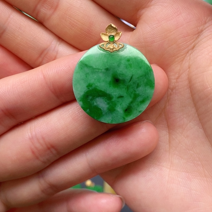翡翠未镶嵌颈饰吊坠