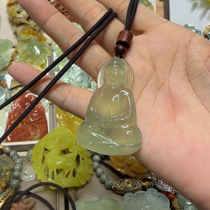 蛇纹石玉吊坠未镶嵌