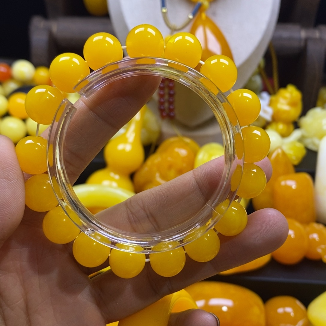 大***》非金属全品无暇鸡油黄12精品手串