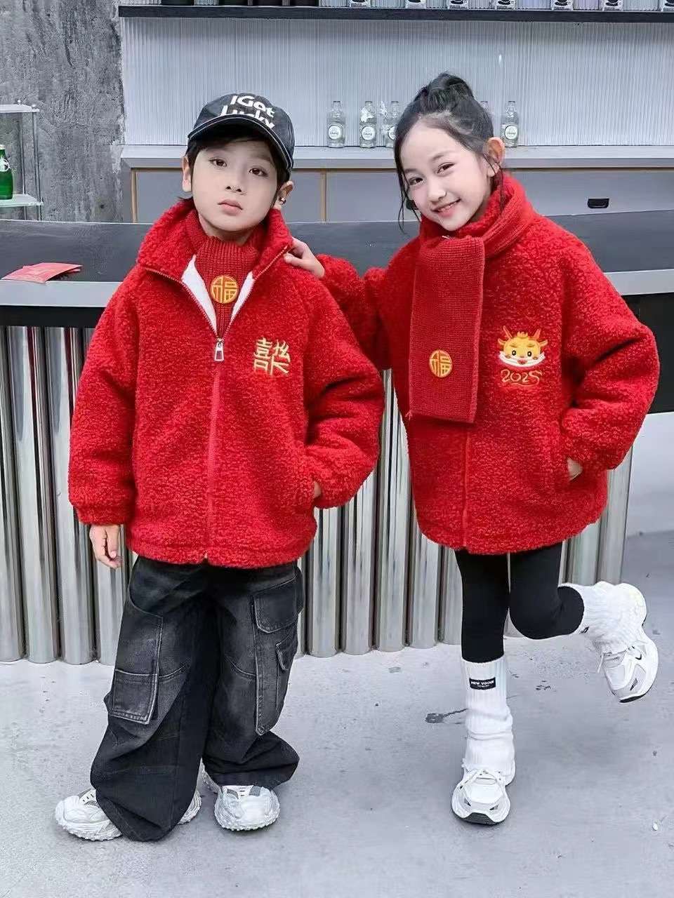 中童男女同款中国红拜年服里面兔毛外加羊羔毛加厚冬款110-150