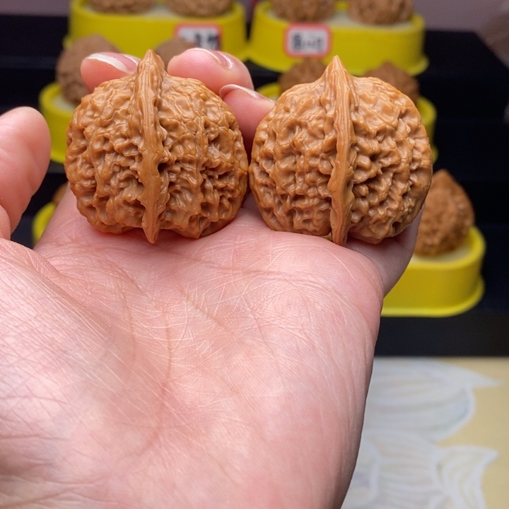 文玩核桃吊坠苍龙