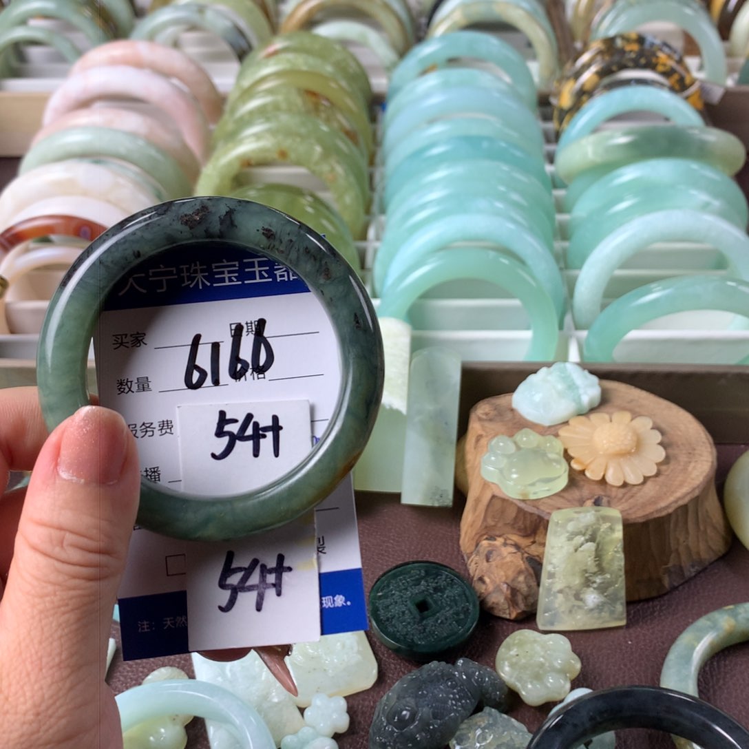 蛇纹石玉手镯未镶嵌6166