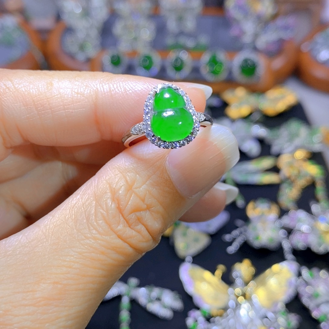 翡翠颈饰银S925镶嵌天然翡翠