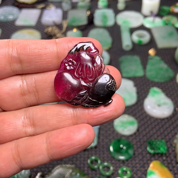 翡翠挂件未镶嵌宝*