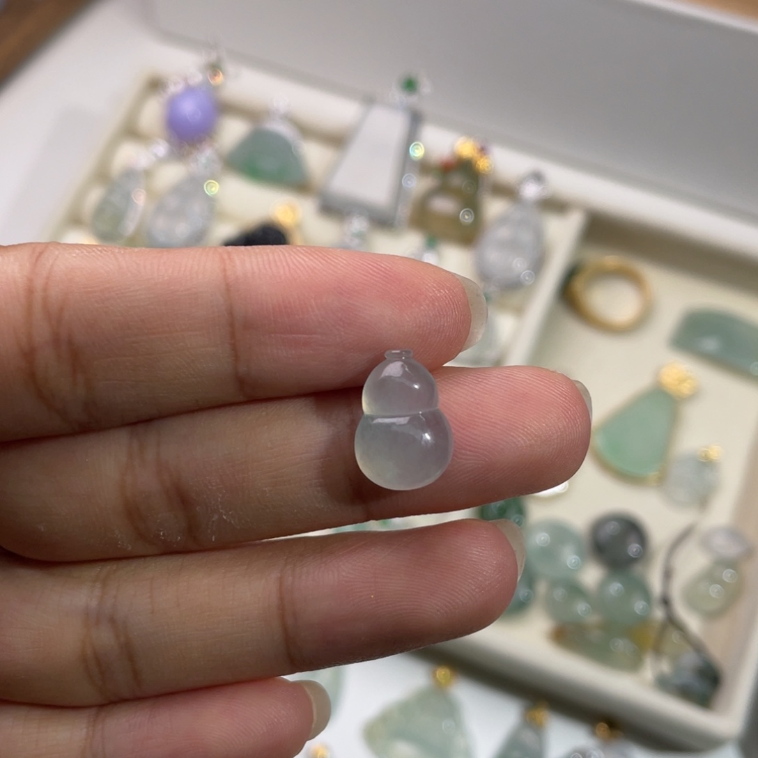 颈饰18K金镶嵌翡翠葫芦03