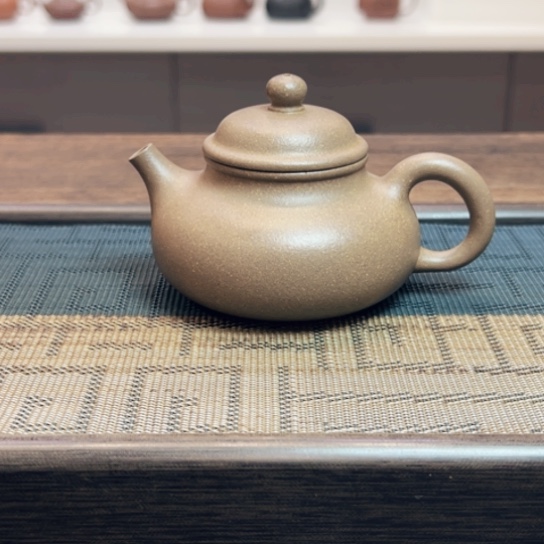 紫砂茶壶黄龙山原矿青段半手工（150 cc）