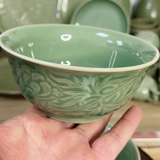 耀州窑瓷器塔式牡丹碗1个微微瑕