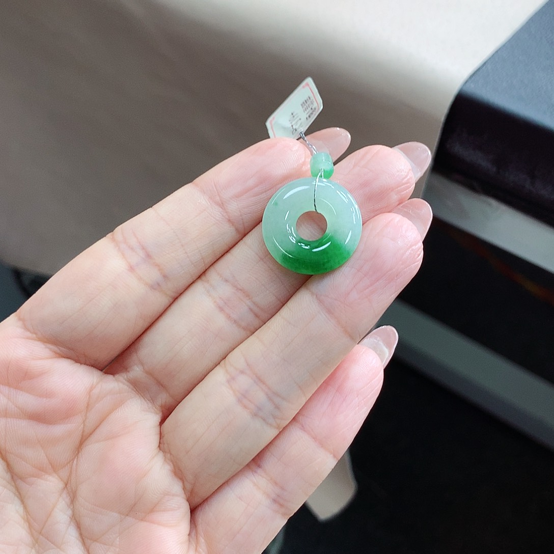 未镶嵌戒指翡翠甜甜圈