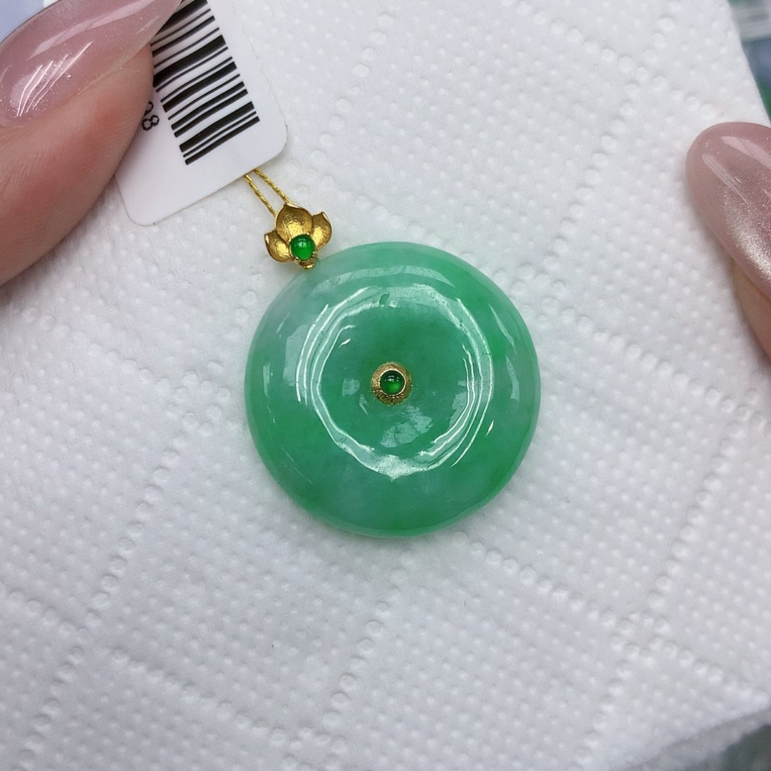 颈饰18K金镶嵌翡翠