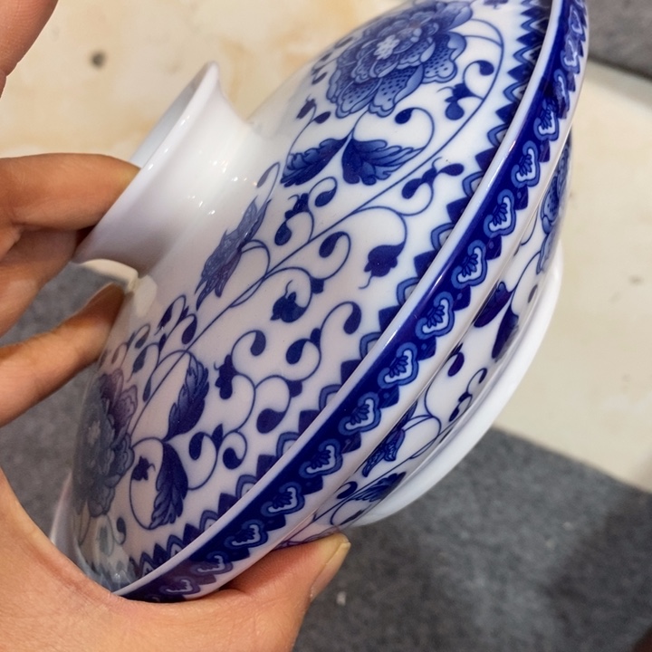 摆件瓷青花缠枝莲矮合合器