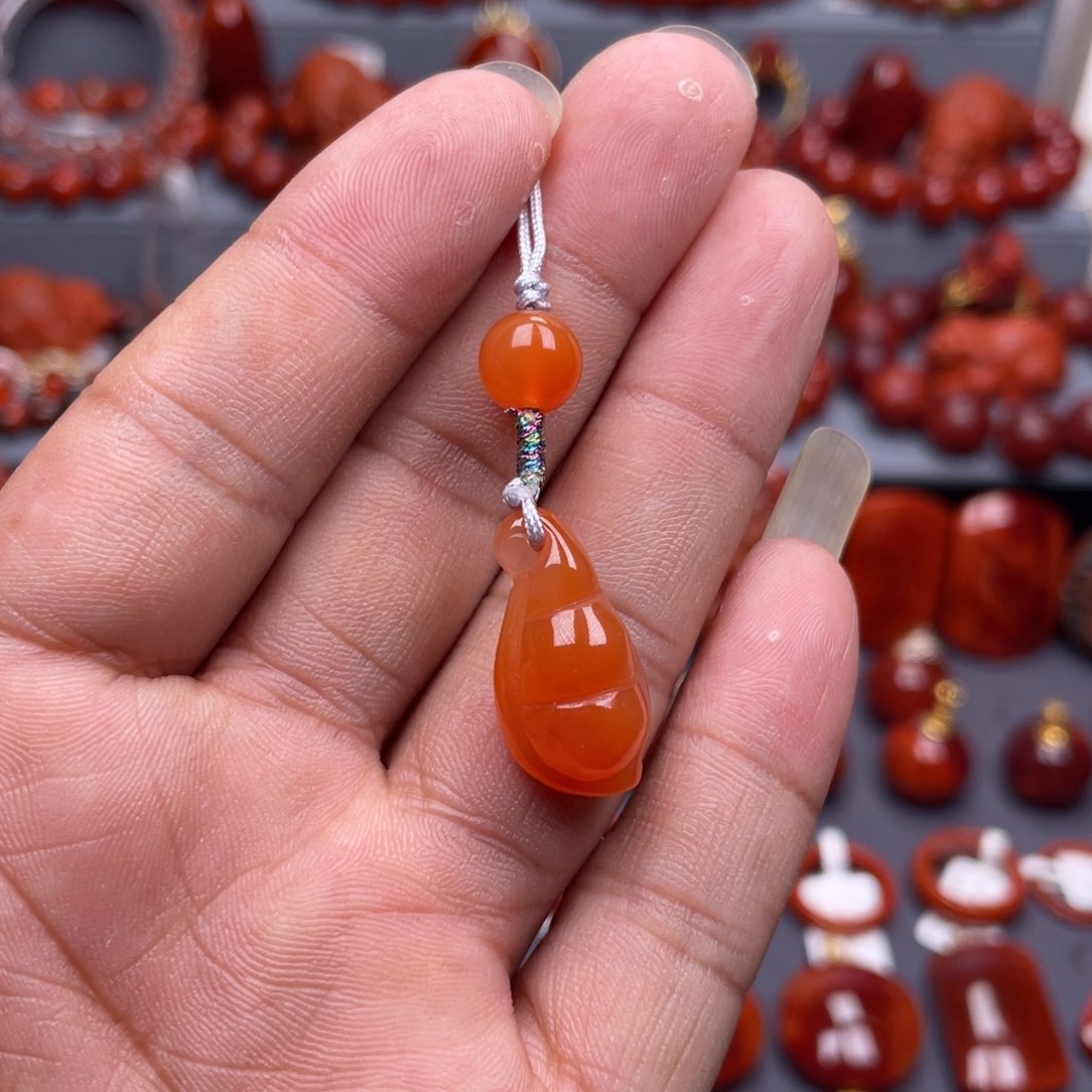 南红玛瑙未镶嵌珠宝奇石吊坠