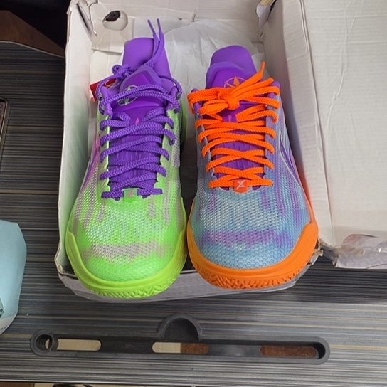 124号李宁篮球鞋41.5..260底灰尘