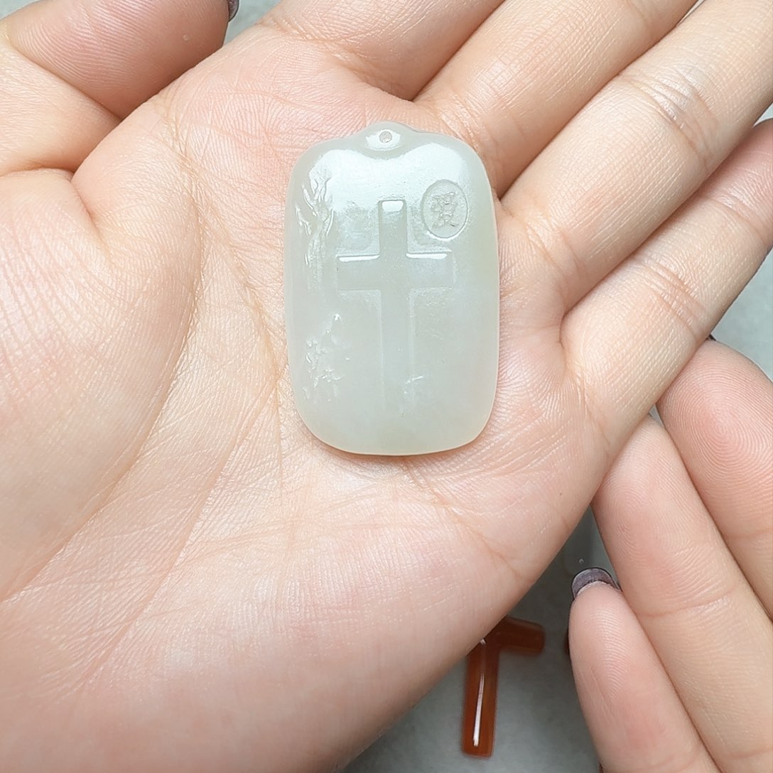 和田玉颈饰未镶嵌蒙**人