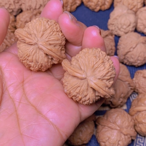 【闪购商品】文玩核桃吊坠M****_白狮子40