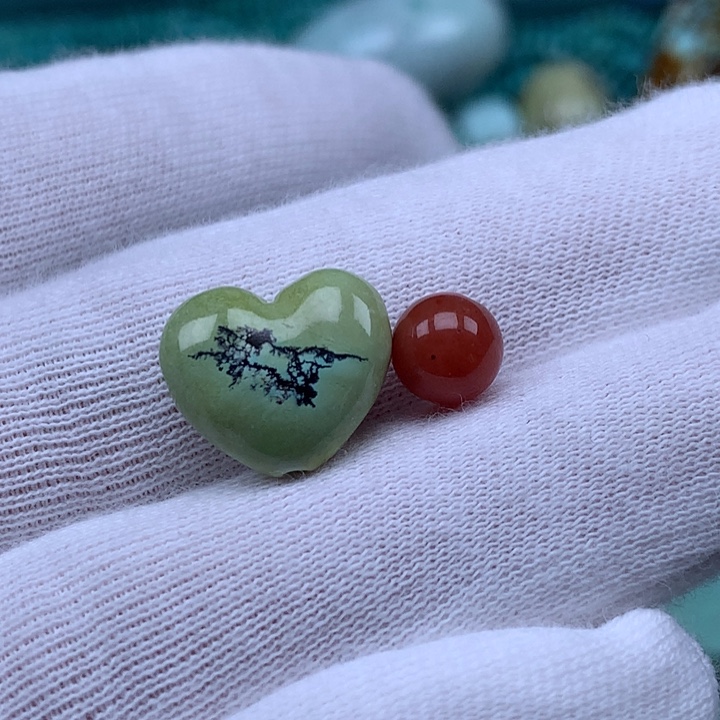 南红玛瑙未镶嵌珠宝奇石