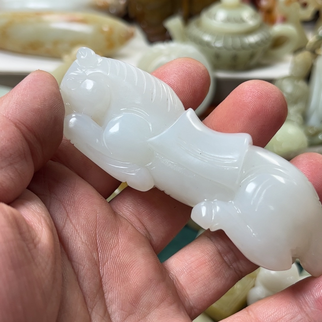 钰***风和田玉未镶嵌颈饰