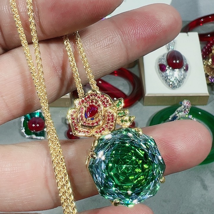 红宝石颈饰未镶嵌