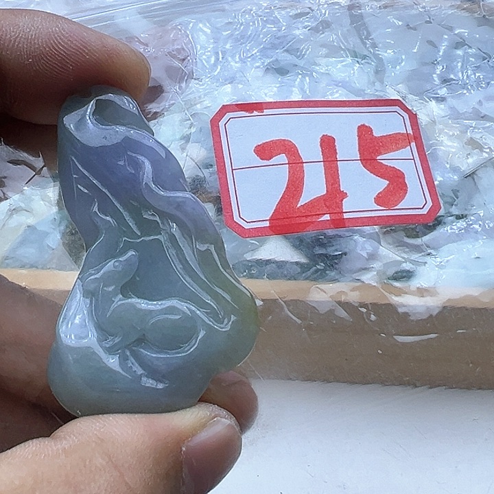 翡翠颈饰未镶嵌红*