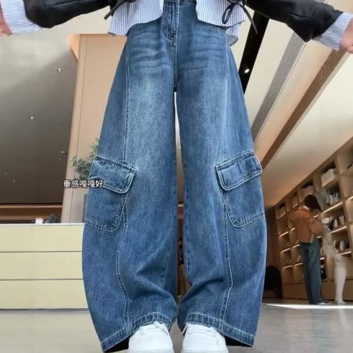 复古蓝高腰弯刀大口袋工装牛仔裤女秋季宽松显瘦阔腿直筒裤