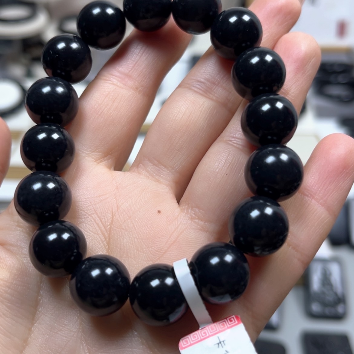 【闪购商品】和田玉（墨玉）卡14圆珠羊脂未镶嵌狂****?