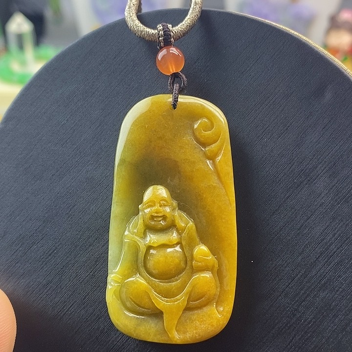 翡翠吊坠(赠链)未镶嵌黄翡雕刻自在佛吊坠