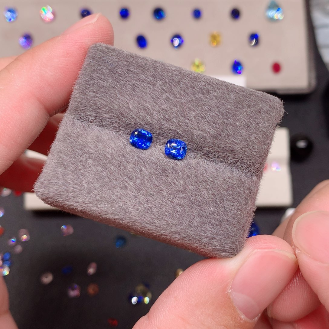 蓝宝石裸石1.3ct蓝宝石一对