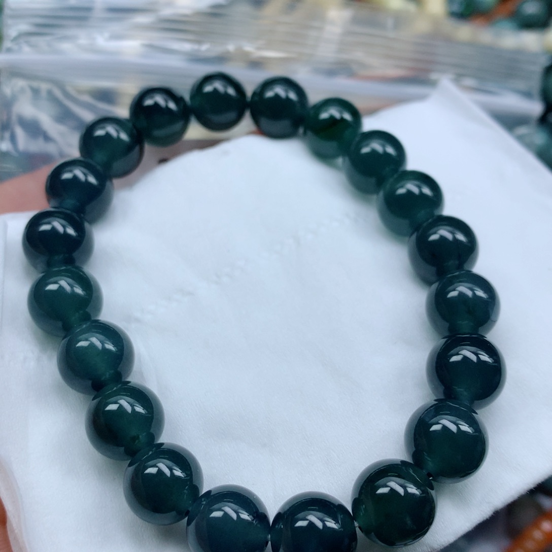 翡翠手链未镶嵌胡*翡翠