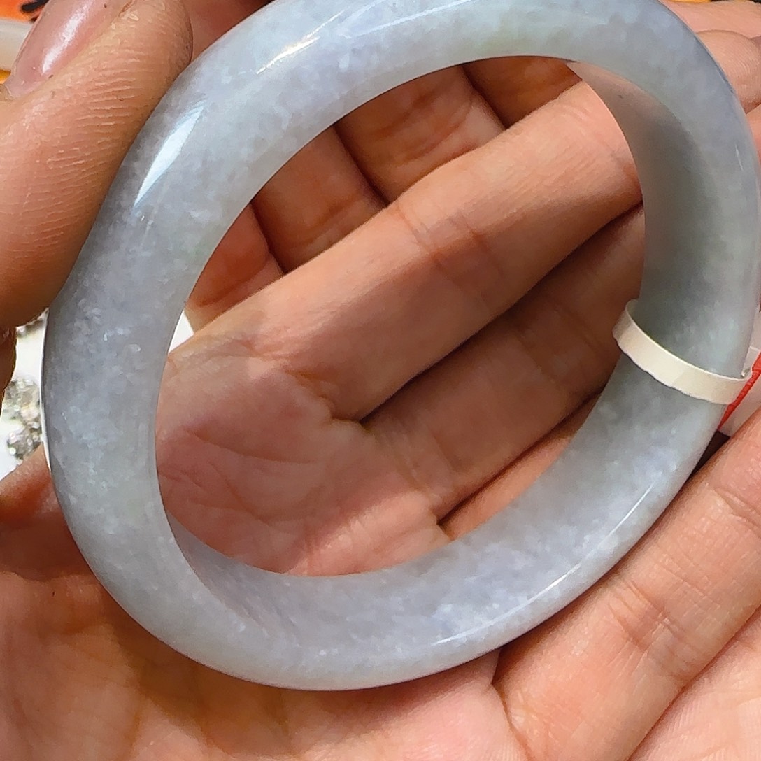 翡翠手镯未镶嵌翡翠240