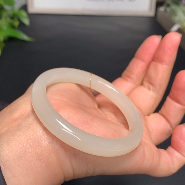 和田玉手镯未镶嵌54