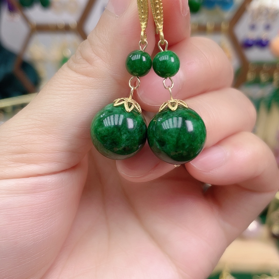 石英质玉合金耳饰