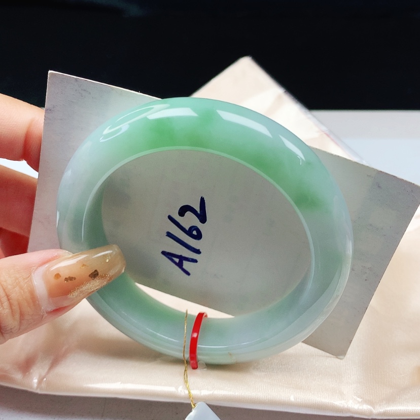 【闪购商品】翡翠手镯未镶嵌 正圈54+