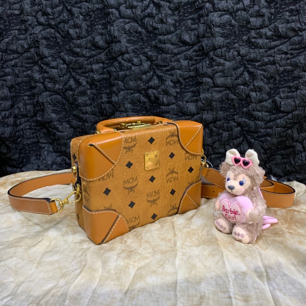 95新 MCM MCM干邑色盒子包手提斜挎包