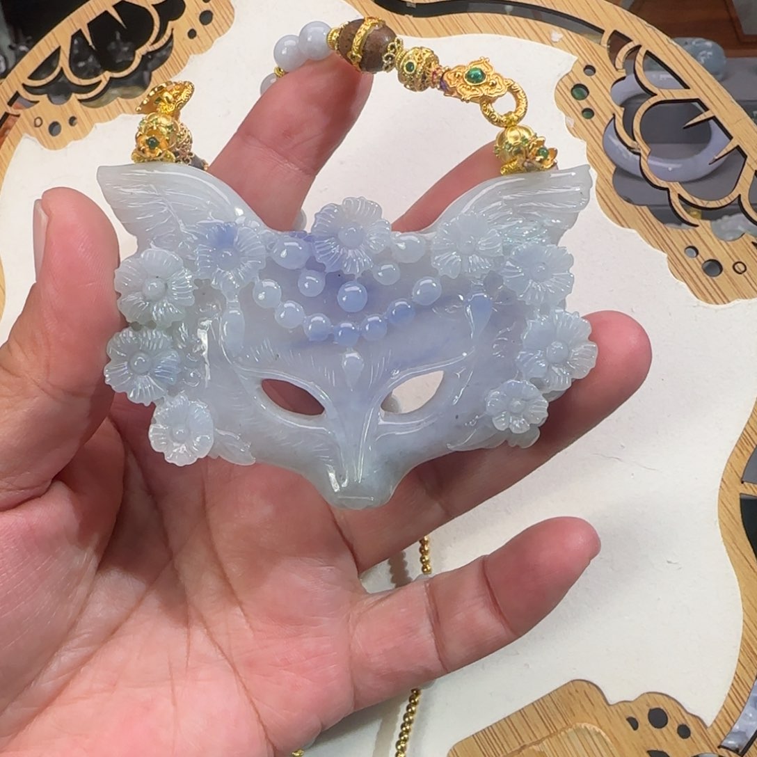 翡翠颈饰未镶嵌仿古