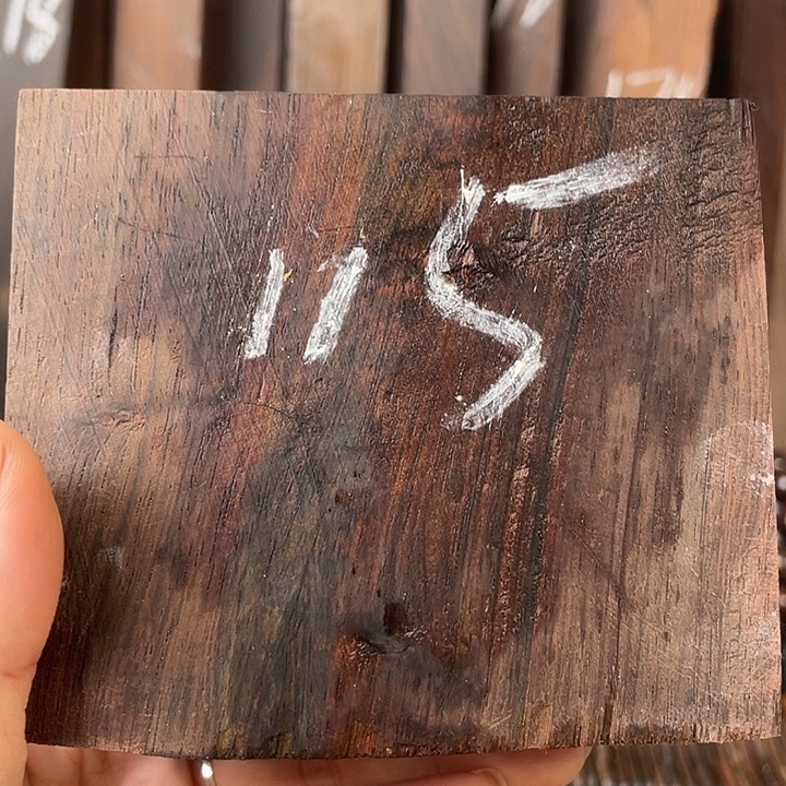 紫檀木类端景台大红酸枝交趾黄檀老料