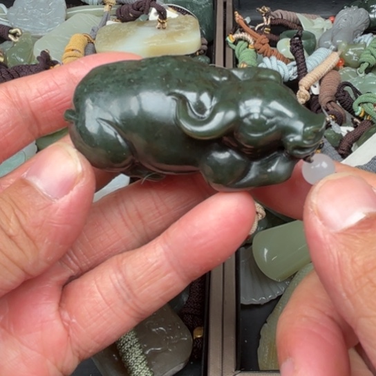 和田玉吊坠未镶嵌