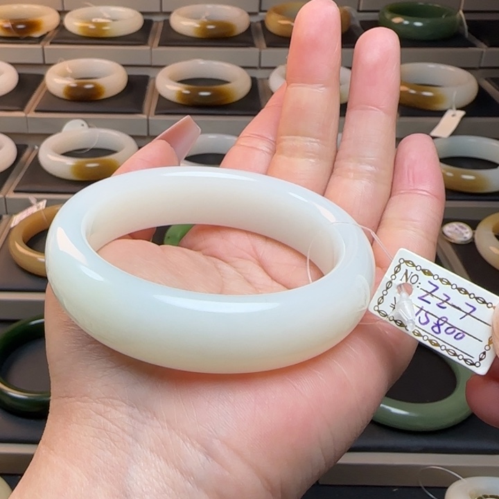 和田玉未镶嵌手镯