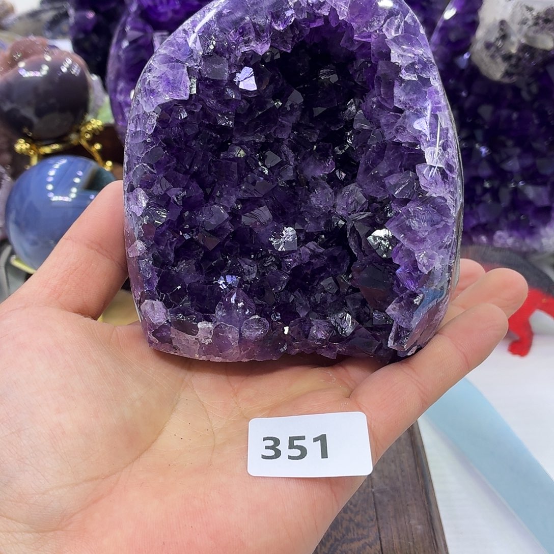 未镶嵌水晶大型摆件（非配饰）