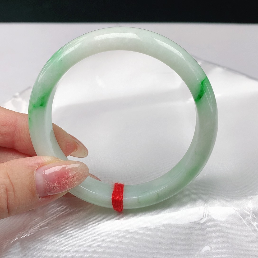 翡翠手镯未镶嵌翡翠343