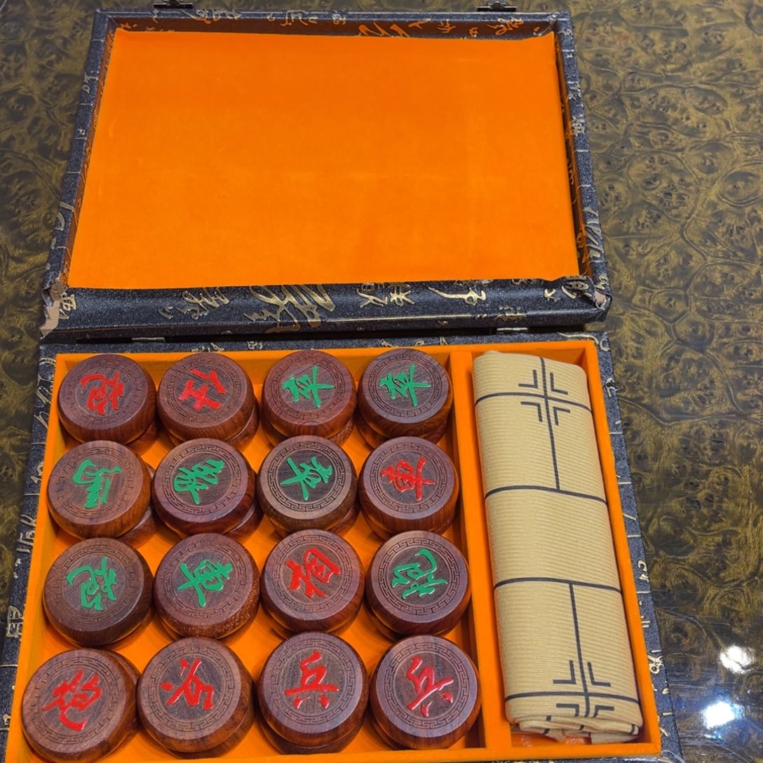 紫檀木类成套家具象棋