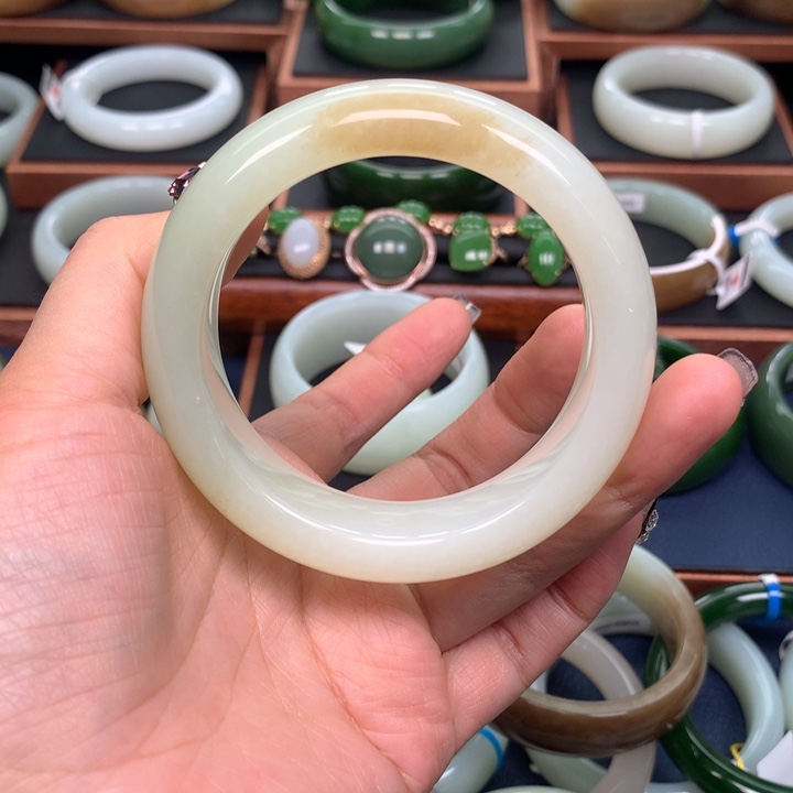 和田玉手镯59圈口未镶嵌