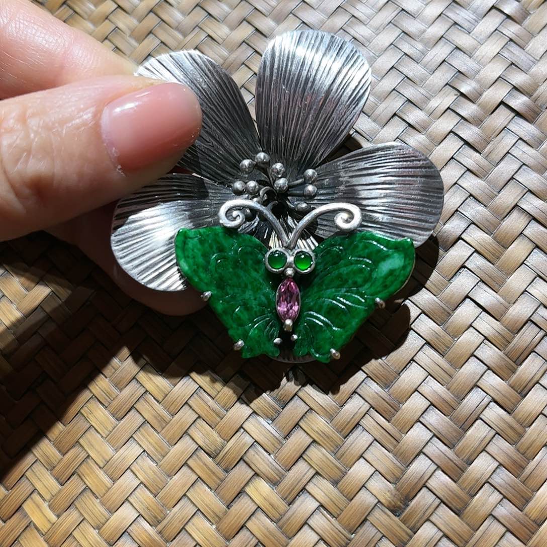 翡翠颈饰银S925镶嵌个性十足时尚