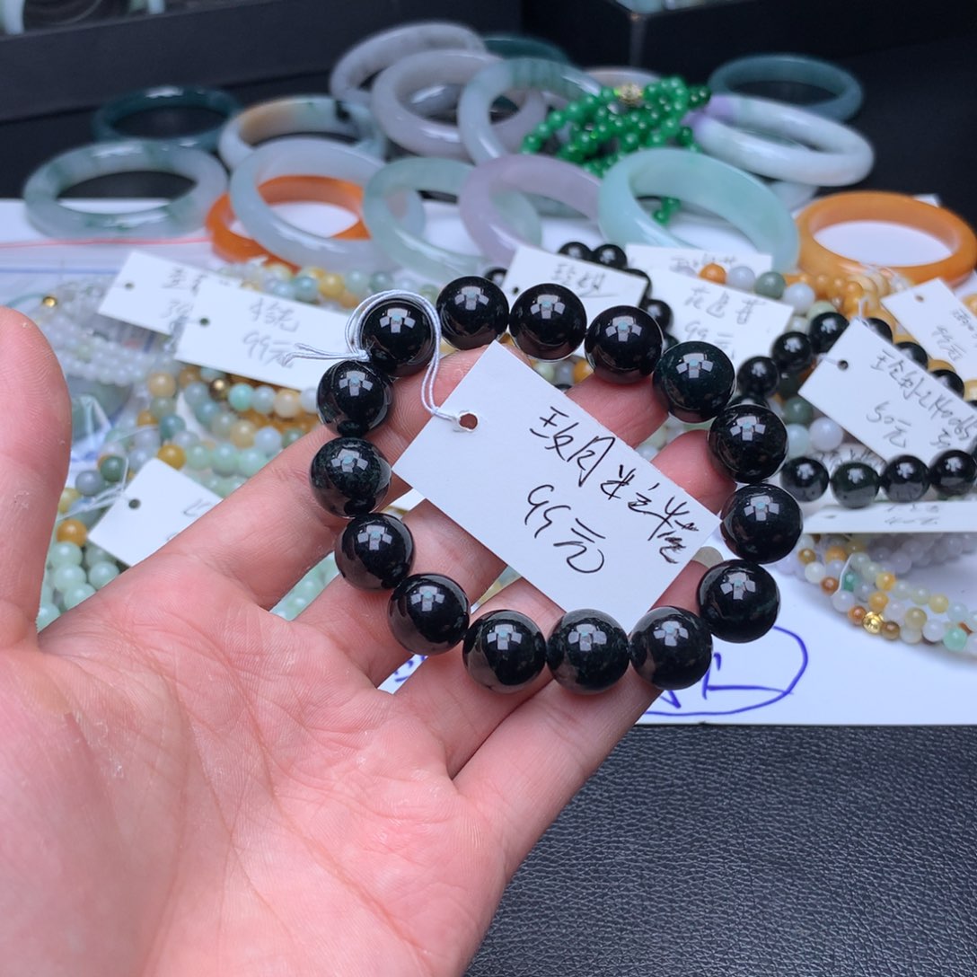 翡翠手镯未镶嵌玖**糖