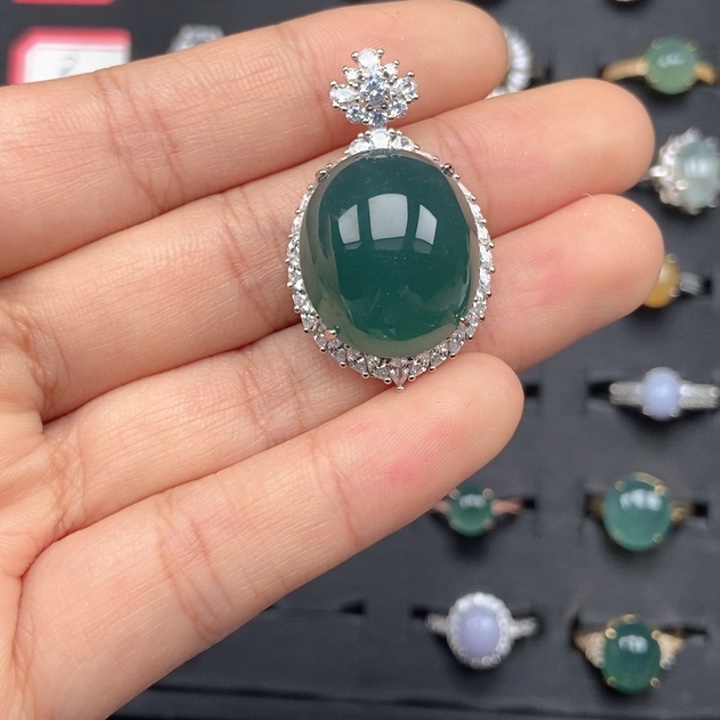 翡翠未镶嵌戒指吊坠