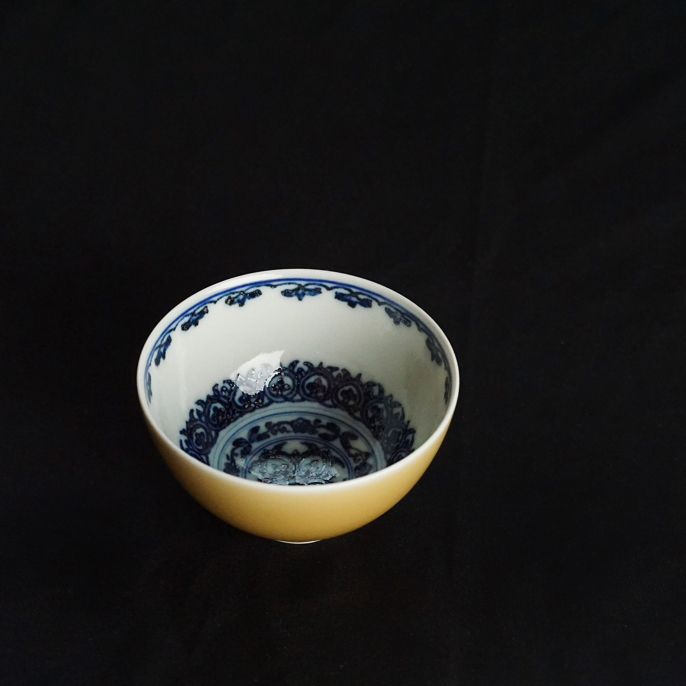 B024景德镇纯手工鸡油黄内画青花鸡心杯